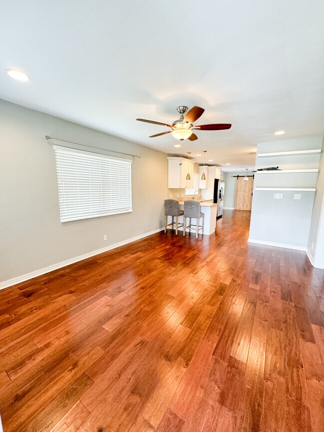 Living Room - 1039 E Robson St