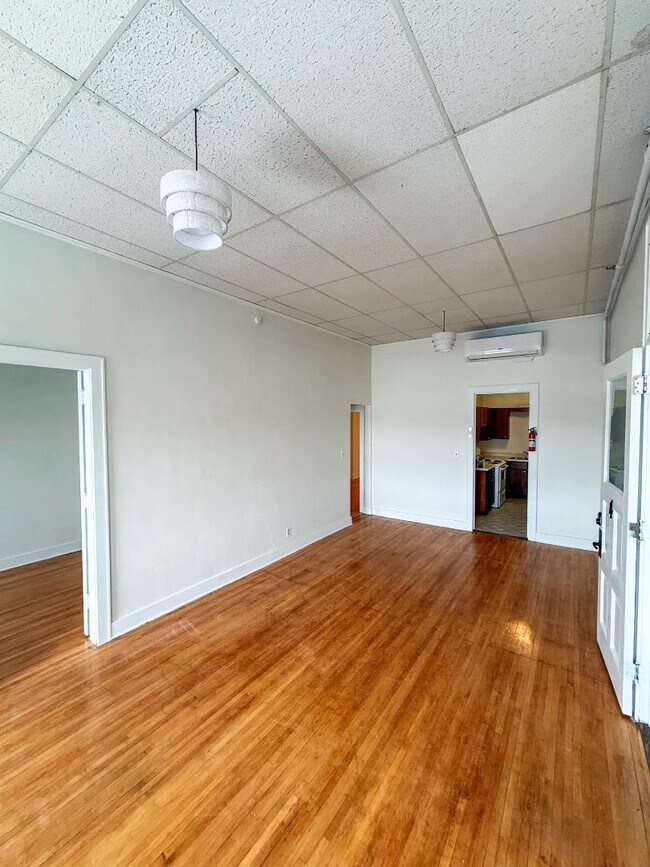 Photo - 10 1/2 N Minnesota St