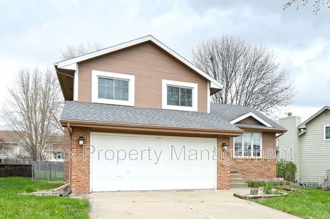 Building Photo - 6827 Hickory Ln