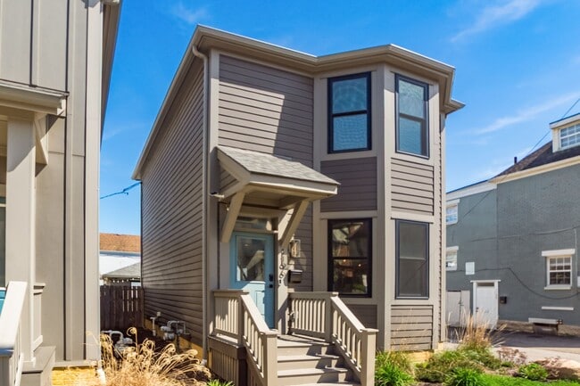 Photo - 1196 Hamlet St