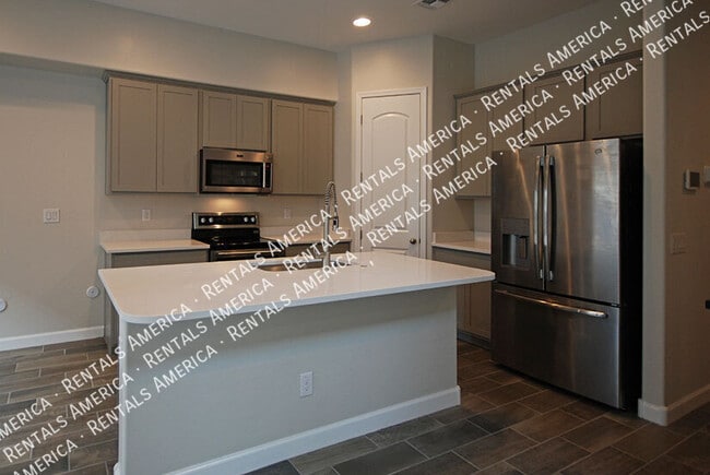 Photo - 3725 E Catalina Dr