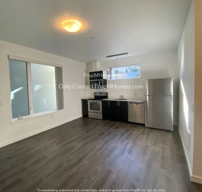 Photo - Charming One Bedroom Unit in the Heart of NE! Unidad B