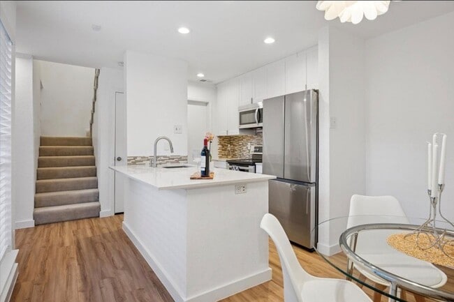 Photo - 3919 Buena Vista St Unit B