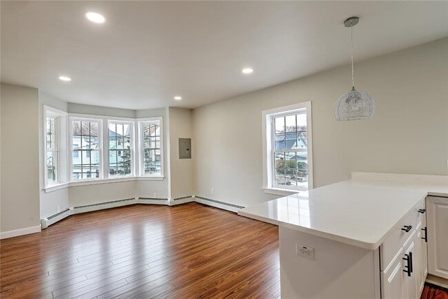 Photo - 589 Public St Unit 2