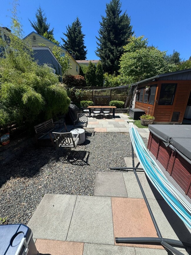 Photo - 5407 5th Ave NE