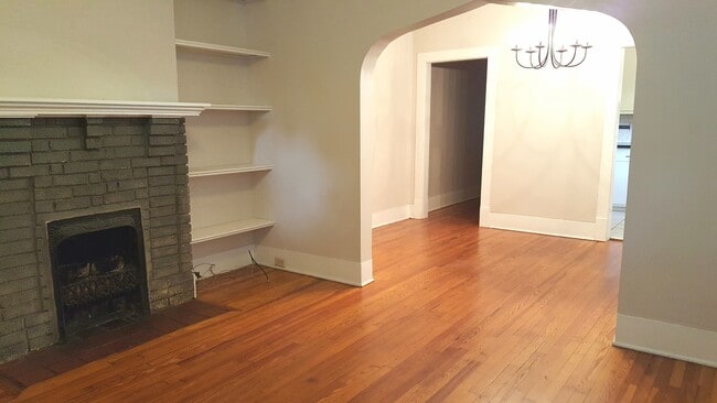 Photo - 1114 Russell St Unit 1114.5 Russell Street