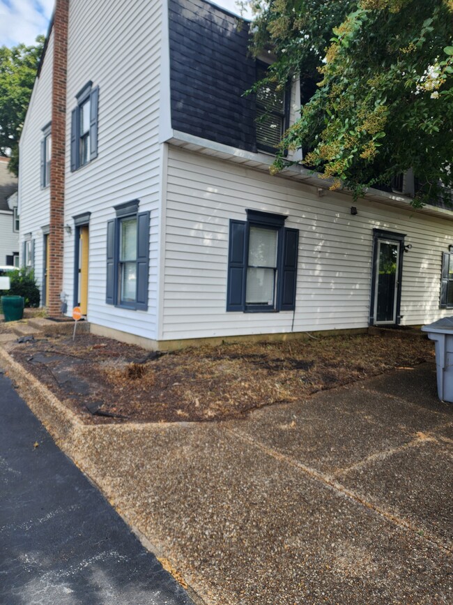 Photo - 372 Eaton St Townhome