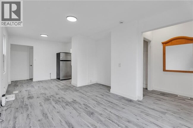 Photo - 338 Hamilton Rd Unité 1