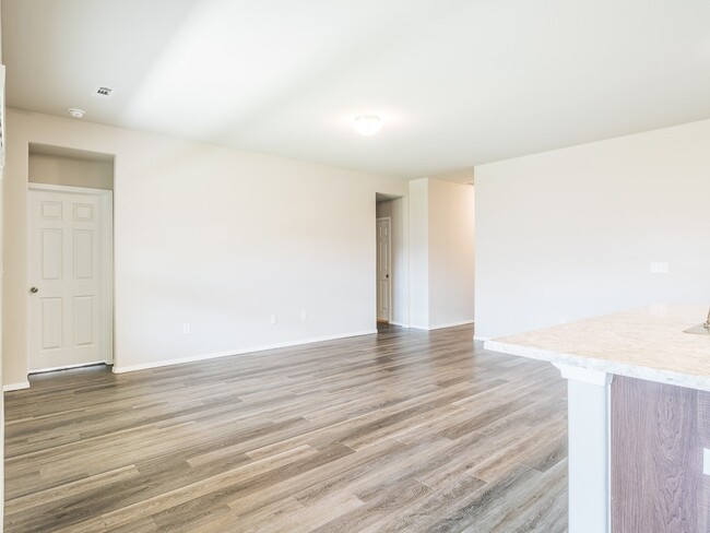 Photo - 1731 King Rd