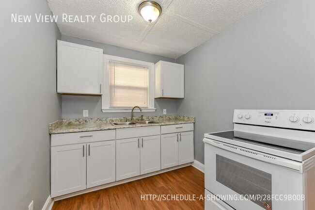 Photo - 112 Sylvania Ave Unit 2