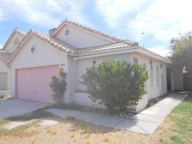 5683 Fairlight Dr