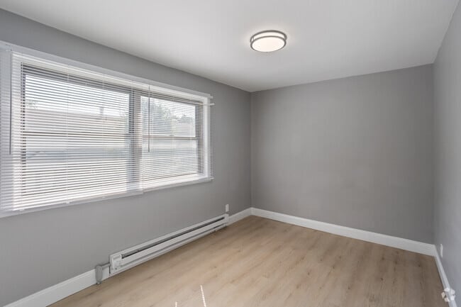 4BR, 1BA - 1,200 SF - Bedroom