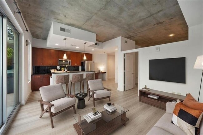44 Peachtree Pl NW Unit 428