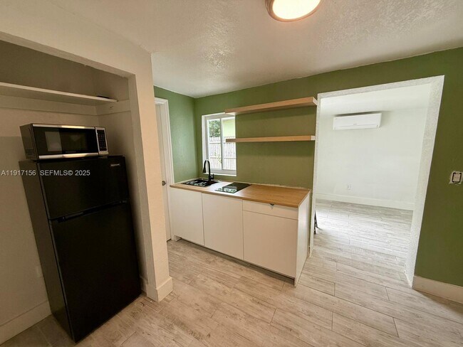 Photo - 16200 NE 3rd Ave Unit B