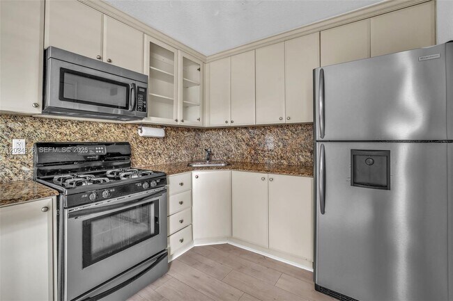 3245 Virginia St Unit 24