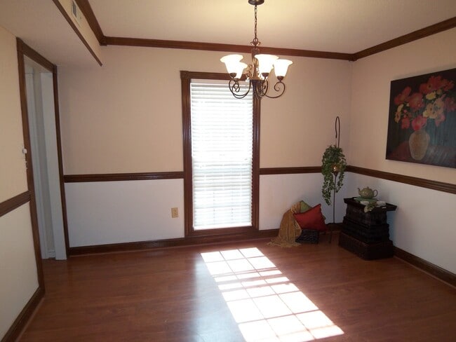 Photo - 2 Story Home on Cul De Sac Lot!!