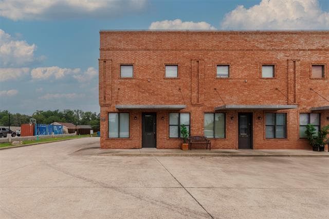 Building Photo - 202 W Jefferson St Unit 100 Rental