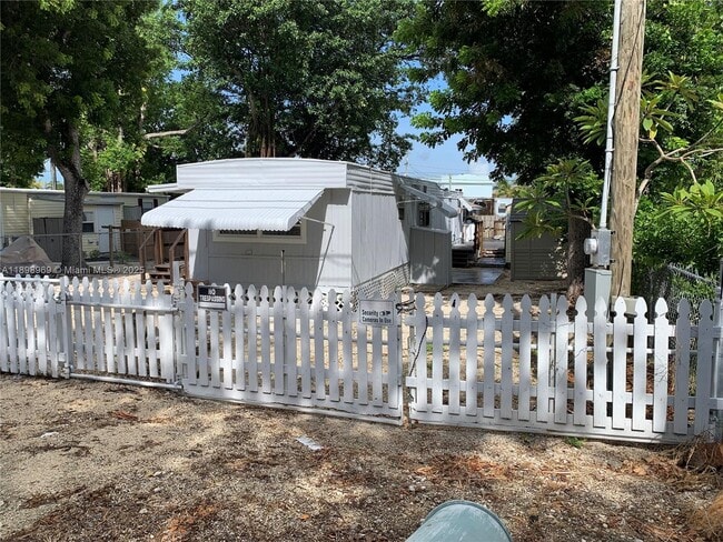 Photo - 740 Largo Rd