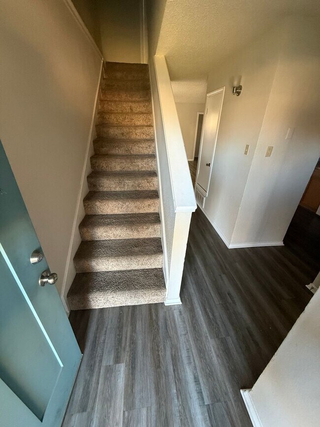 Photo - GLENBROOK6728-30 Unit 6730