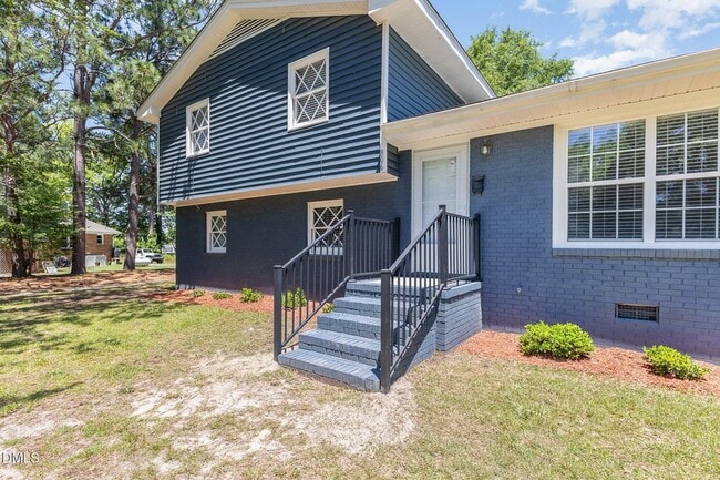 Photo - 806 Primrose St