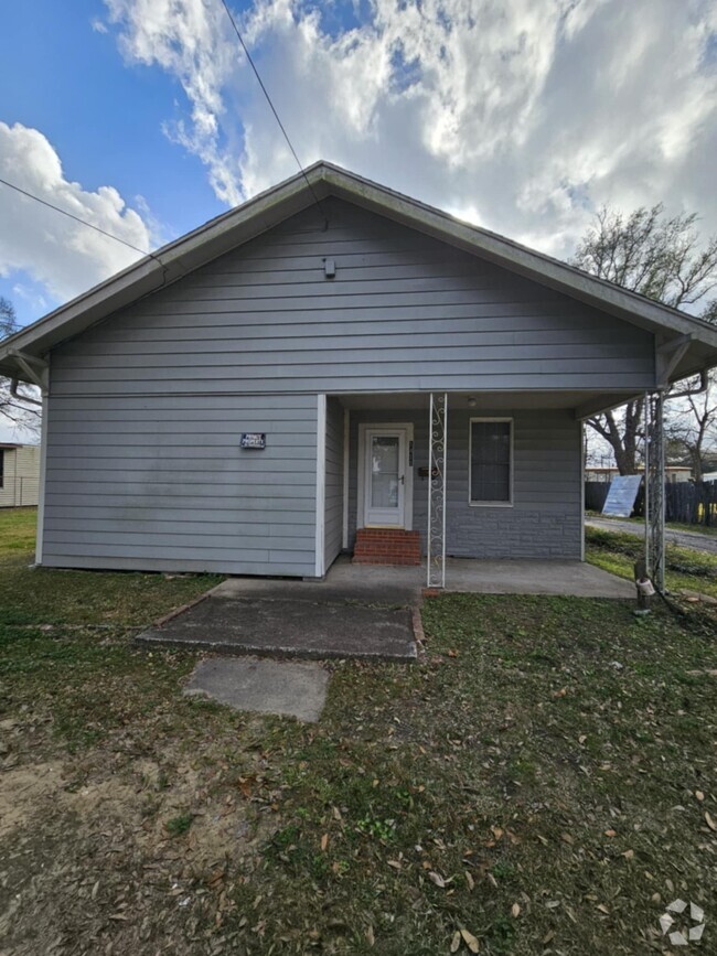 Building Photo - 1411 Sabine Ave Rental