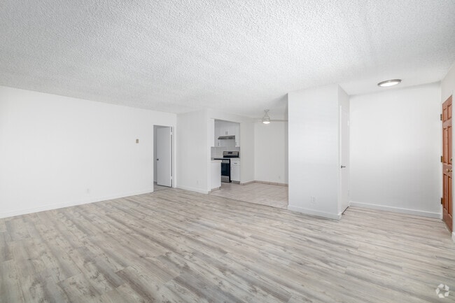 1BR, 1BA - 900SF - Living Room - Fox Hills Apartments