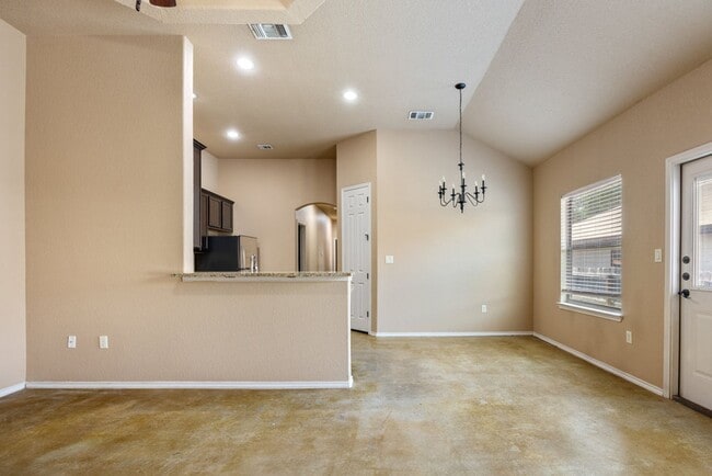 Photo - Nice 3 Bedroom Duplex located in New Braunfels!