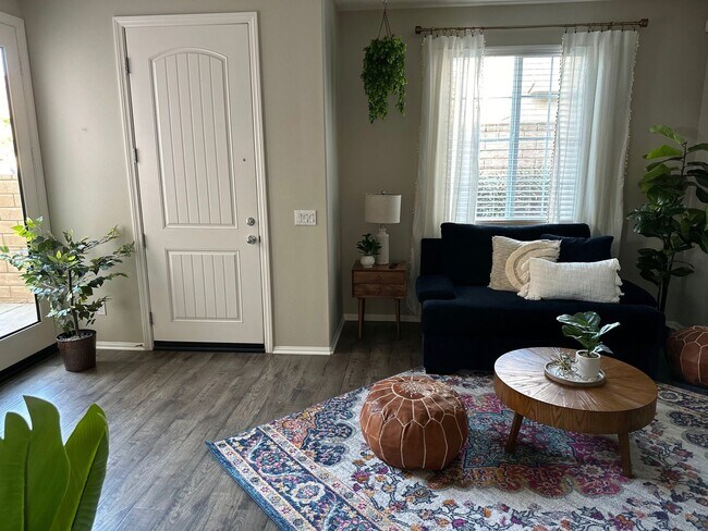 Photo - Beautifully upgraded 3-bedroom, 4-bathroom Simi Valley home