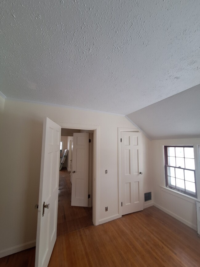 Photo - 71 Brook Rd