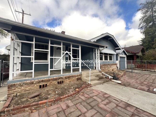 Photo - 2974 32nd St