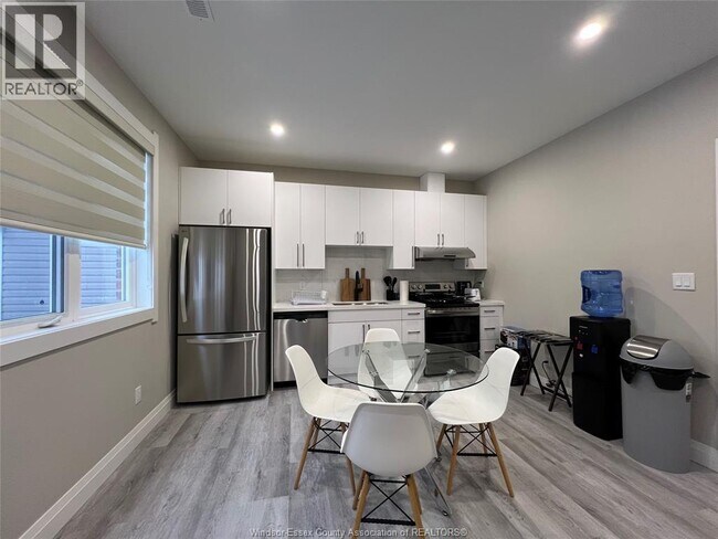 Photo - 917 McKay Ave