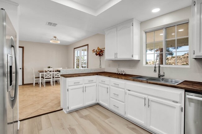 Western Hills Estate home/ 3 bedroom/ 2 ba... - Western Hills Estate home/ 3 bedroom/ 2 ba...