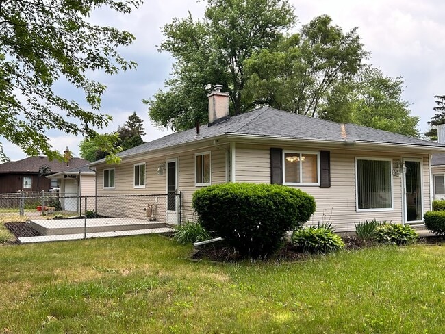 Photo - 28050 Curtis Rd