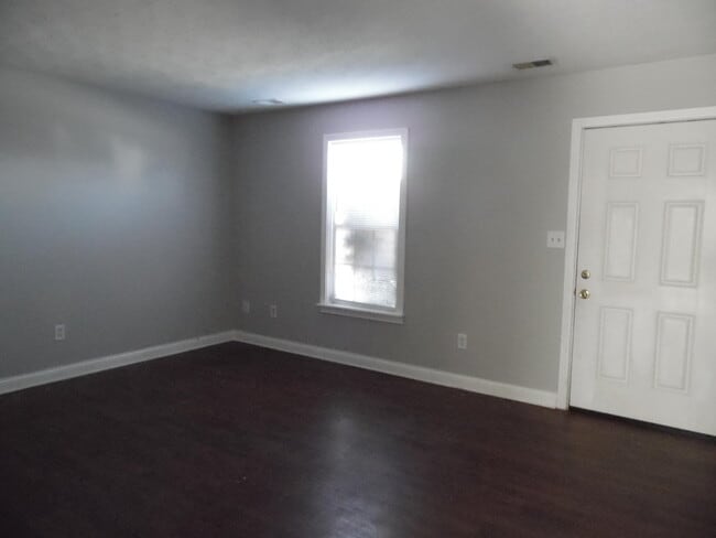 Photo - 925 Altamont Ct