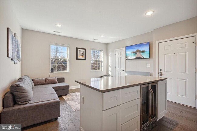 Photo - 4809 3rd St NW Unidad 4