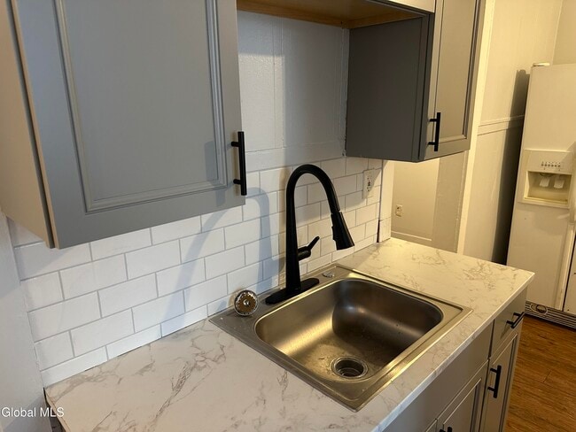 Photo - 1213 State St Unidad 2