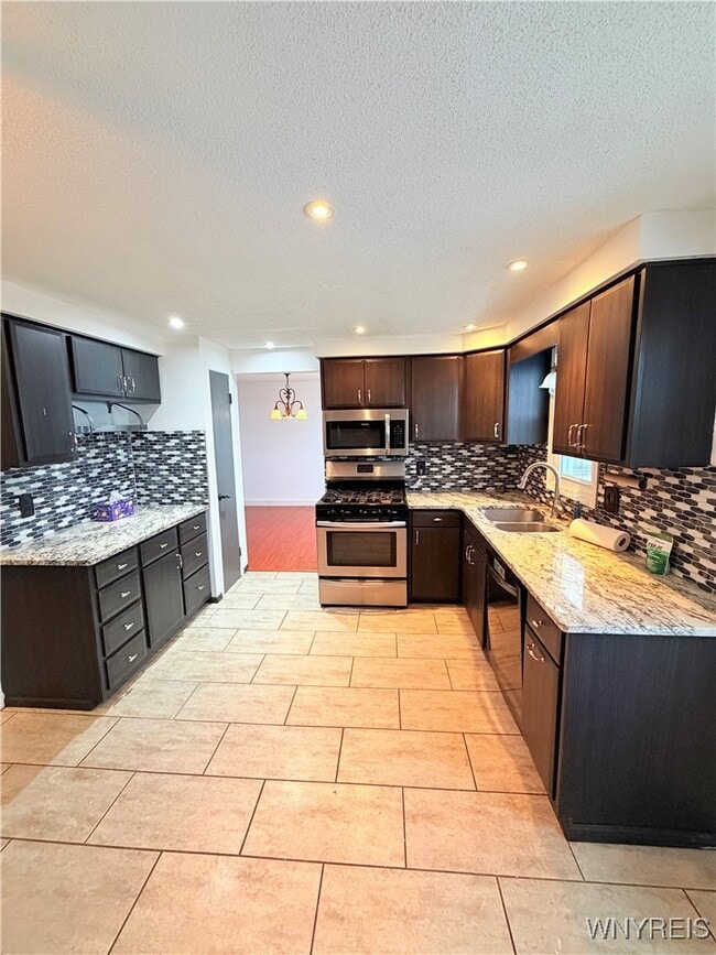 Photo - 79 E Toulon Dr