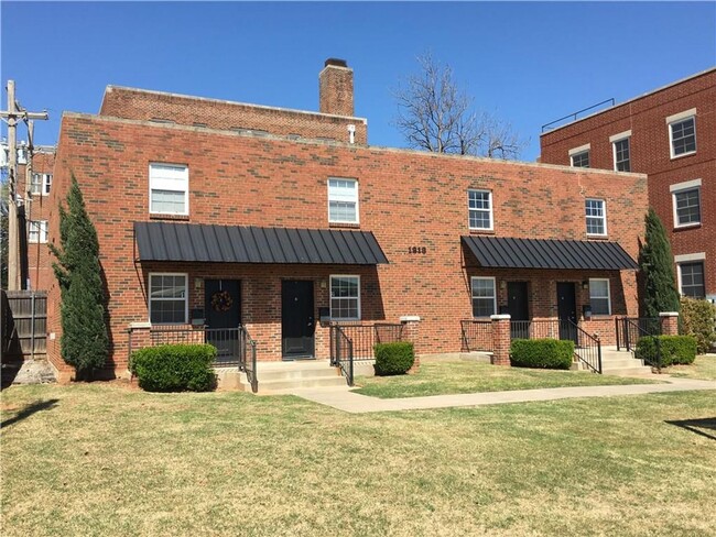 Building Photo - One bedroom loft in Midtown OKC! Unit 1