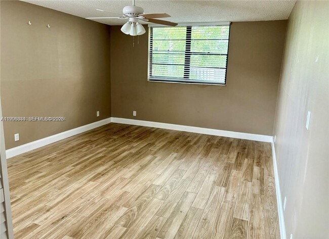 Photo - 3100 N Pine Island Rd Unidad 103