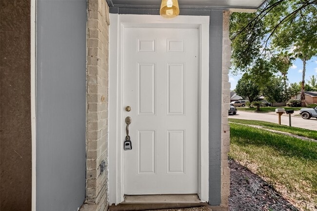 Photo - 2714 S Brompton Dr