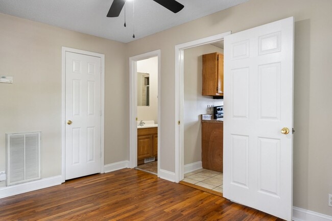 308 Gill St Unidad 308 Gill Street, Unit A