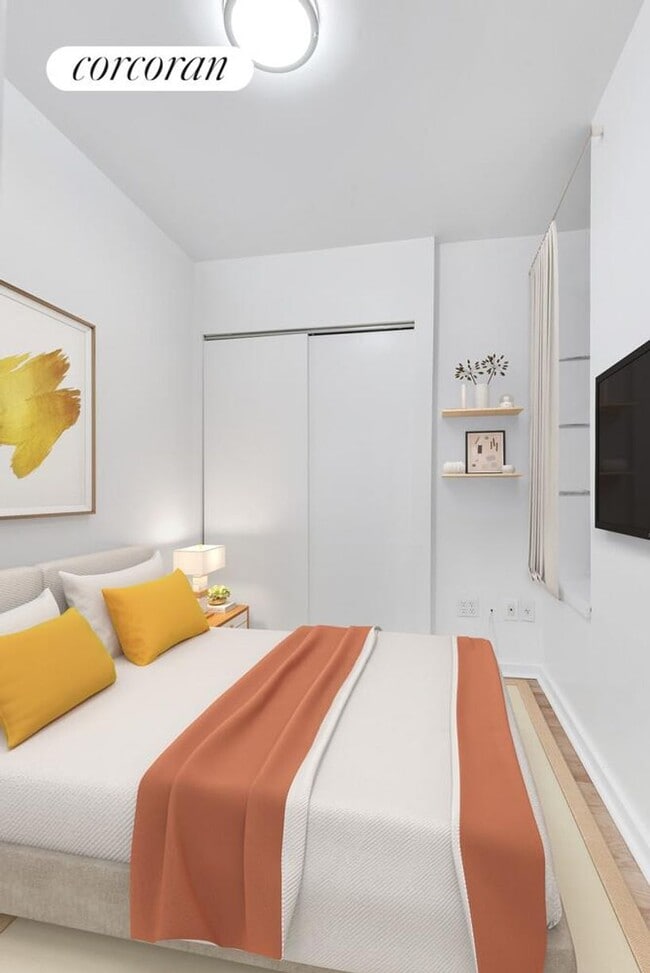 Photo - 300 W 17th St