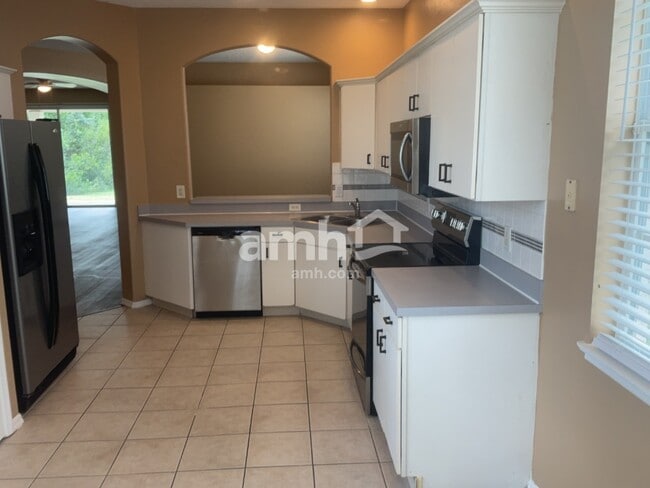 922 Lake Biscayne Way