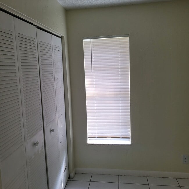 Photo - 1440 SW 41st Ave