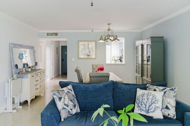 Photo - 4550 NW 18th Ave Unidad 208 Rental