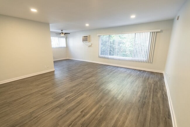 Photo - 1944 Whitley Ave.