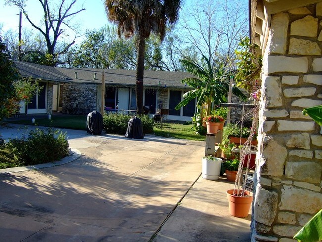 Raphael Apartments - Raphael Apartments