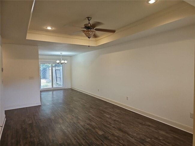 Photo - 812 Baker St NW