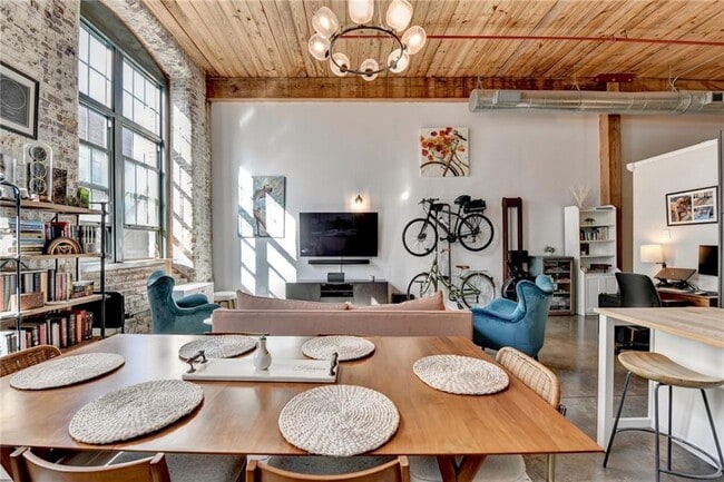 Photo - 170 Boulevard SE Unidad H316