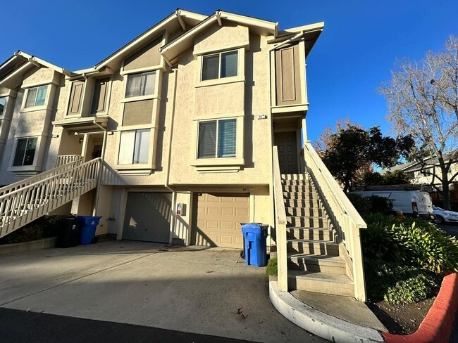 Cozy Beautiful Townhouse for Rent - Cozy Beautiful Townhouse for Rent